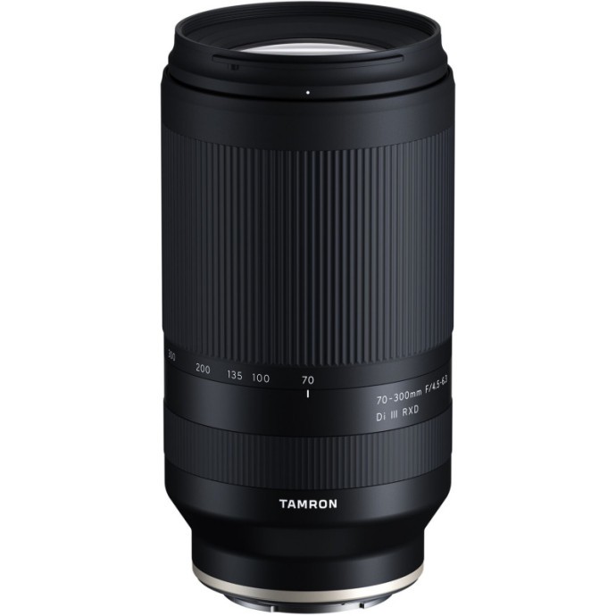 Длиннофокусный объектив Tamron AF 70-300mm f/4.5-6.3 Di III RXD