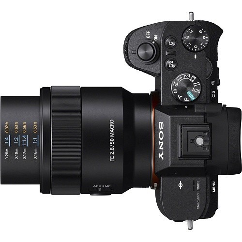 Стандартный объектив Sony SEL50M28 50mm f/2,8 Macro  Фото №4