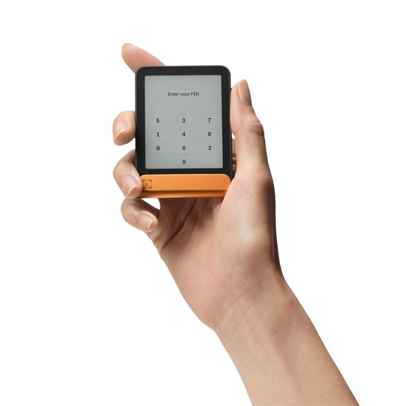 Апаратний криптогаманець Ledger Flex BTC Orange  Фото №2