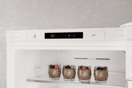 Холодильник з морозильною камерою Whirlpool W7X 82I W  Фото №4