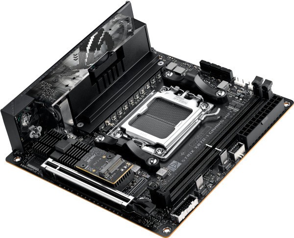 Материнская плата ASUS ROG STRIX X870-I GAMING WIFI  Фото №17