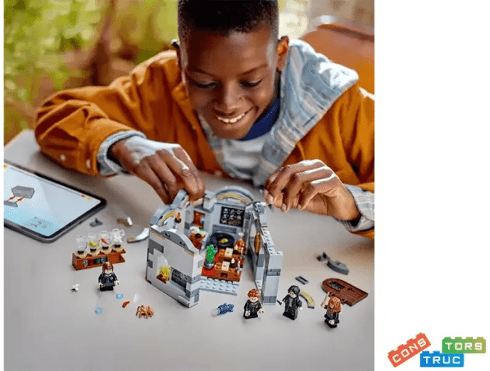 Блоковий конструктор LEGO Harry Potter Замок Гоґвортс: клас зіллєваріння (76431)  Фото №1