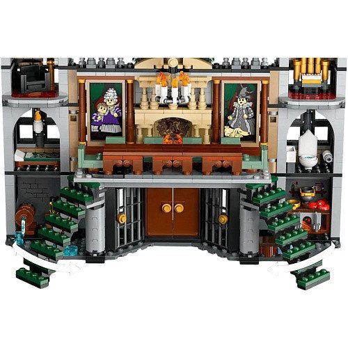 Блочный конструктор LEGO Harry Potter Имение семьи Малфой (76453)  Фото №1