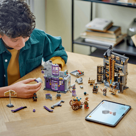 Блоковий конструктор LEGO Harry Potter Лавка Оллівандера та ательє мадам Малкін (76439)  Фото №2