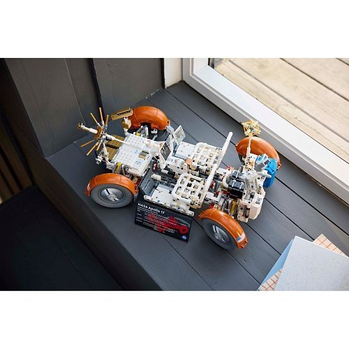 Блоковый конструктор LEGO Лунный автомобиль NASA Apollo (42182)  Фото №12
