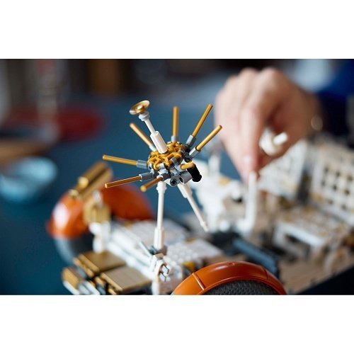 Блоковый конструктор LEGO Лунный автомобиль NASA Apollo (42182)  Фото №14