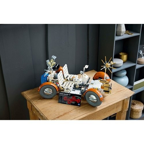 Блоковий конструктор LEGO Місячний автомобіль NASA Apollo (42182)  Фото №11