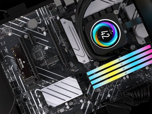 SSD накопичувач Corsair MP700 PRO 4 TB (CSSD-F4000GBMP700PNH)  Фото №1
