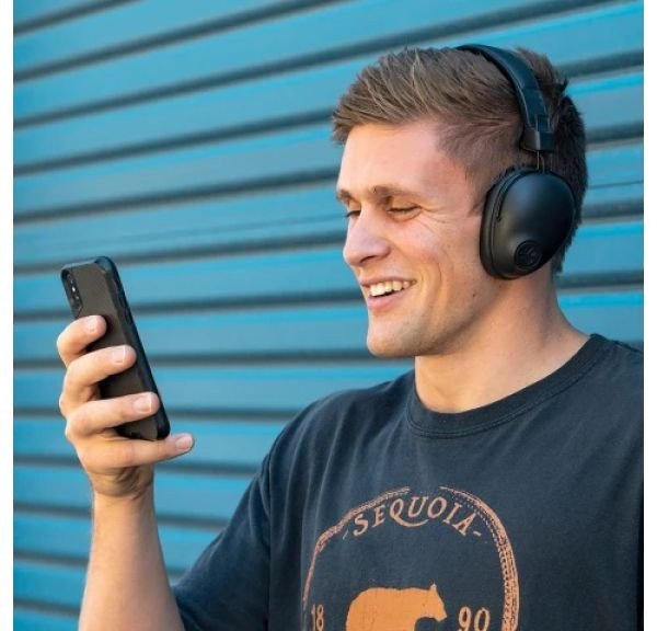 Навушники з мікрофоном JLAB Studio Pro Wireless Over Ear Black (IEUHBASTUDIOPRORBLK4)  Фото №1