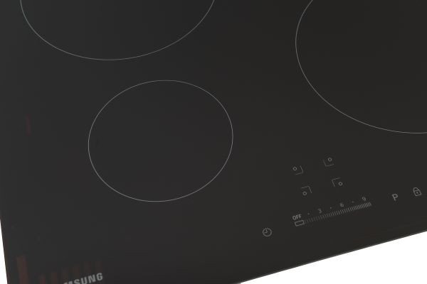 Індукційна варильна поверхня Samsung NZ64H37070K  Фото №1