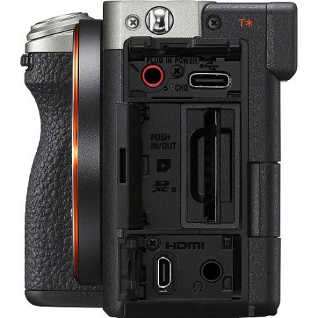 Бездзеркальний фотоапарат Sony Alpha a7C II body Silver (ILCE7CM2S)  Фото №2