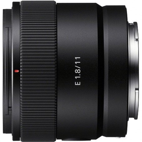 Широкоугольный объектив Sony SEL11F18 11mm f/1,8  Фото №1