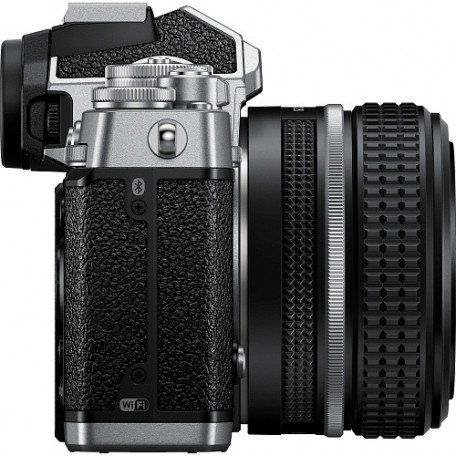 Бездзеркальний фотоапарат Nikon Z fc Body (VOA090AE)  Фото №5