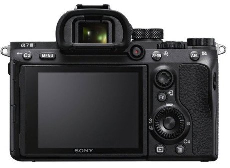 Бездзеркальний фотоапарат Sony Alpha A7 III kit (24-105 mm) f/4 G OSS (ILCE7M3GB)  Фото №0
