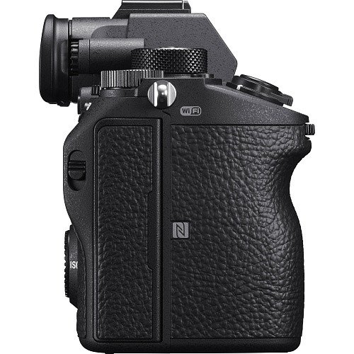 Бездзеркальний фотоапарат Sony Alpha A7R III body (ILCE7RM3)  Фото №0