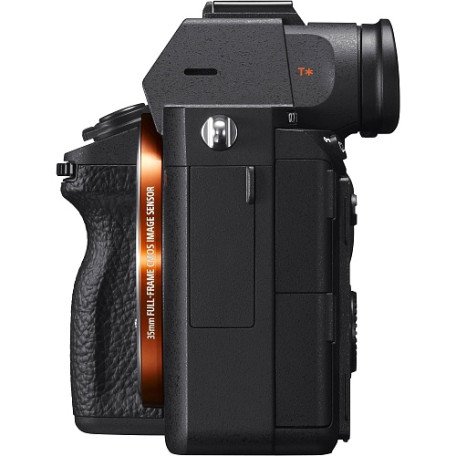 Бездзеркальний фотоапарат Sony Alpha A7R III body (ILCE7RM3)  Фото №1