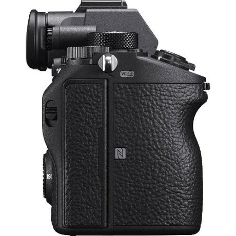 Беззеркальный фотоаппарат Sony Alpha A7R III body (ILCE7RM3)  Фото №0