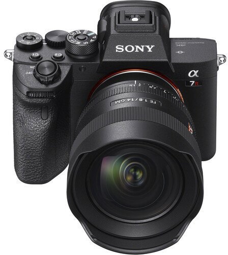 Широкоугольный объектив Sony SEL14F18GM 14mm f/1,8GM  Фото №2