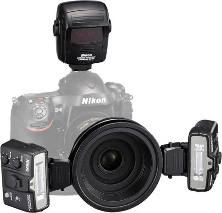 Зовнішній макро спалах Nikon Kit R1C1 (FSA906CA)