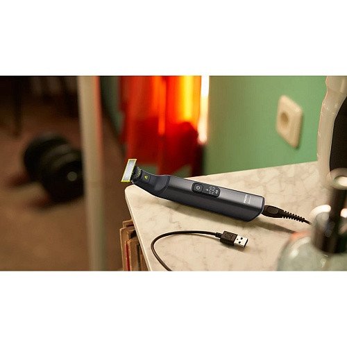 Триммер для бороды и усов/ Триммер для тела (бодигрумер) Philips OneBlade Pro 360 Face + Body QP6552/30  Фото №4