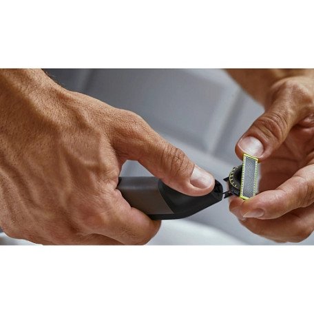Триммер для бороды и усов/ Триммер для тела (бодигрумер) Philips OneBlade Pro 360 Face + Body QP6552/30  Фото №6