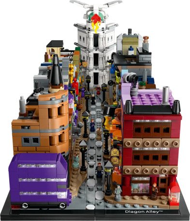 Блочный конструктор LEGO Harry Potter Аллея Диагон Колдовские лавки (76444)  Фото №1