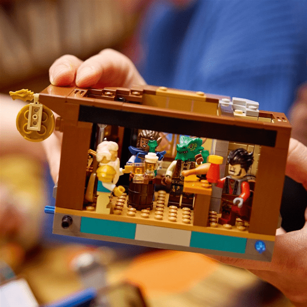 Блочный конструктор LEGO Ideas Подземелья и драконы: Сказка Красного Дракона (21348)  Фото №4