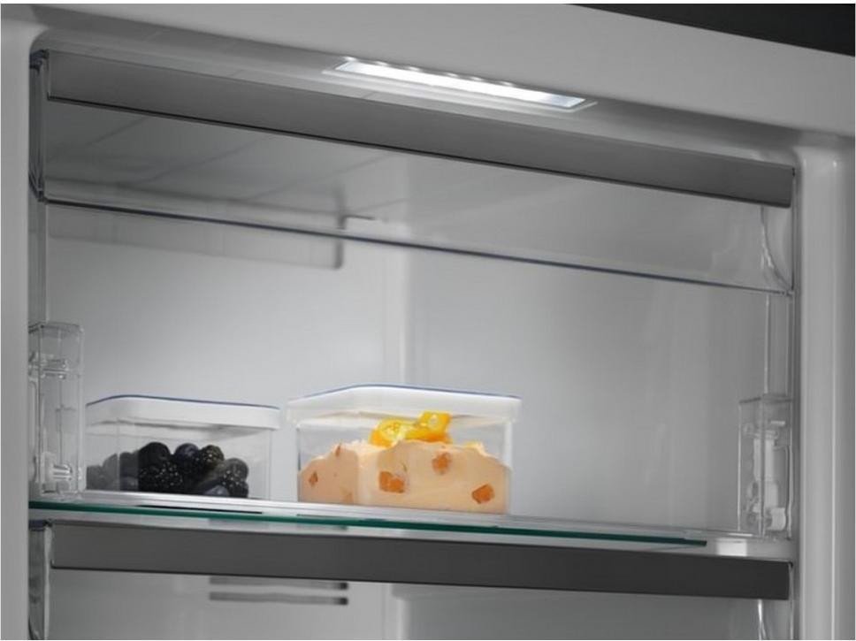 Морозильна камера Electrolux RUT7ME28X2  Фото №7