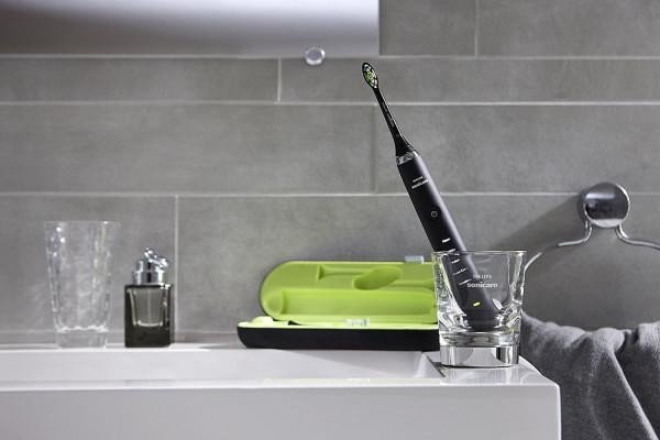 Электрическая зубная щетка Philips Sonicare DiamondClean HX9352/04  Фото №3