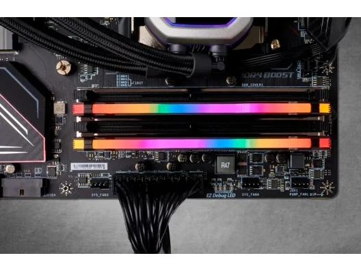 Пам&#039;ять для настільних комп&#039;ютерів Corsair 32 GB (2x16GB) DDR4 3200 MHz Vengeance RGB PRO (CMW32GX4M2E3200C16)  Фото №3