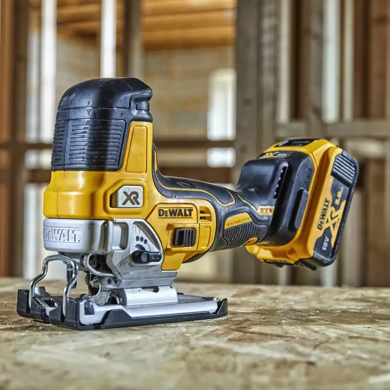 Электролобзик DeWALT DCS335N  Фото №4